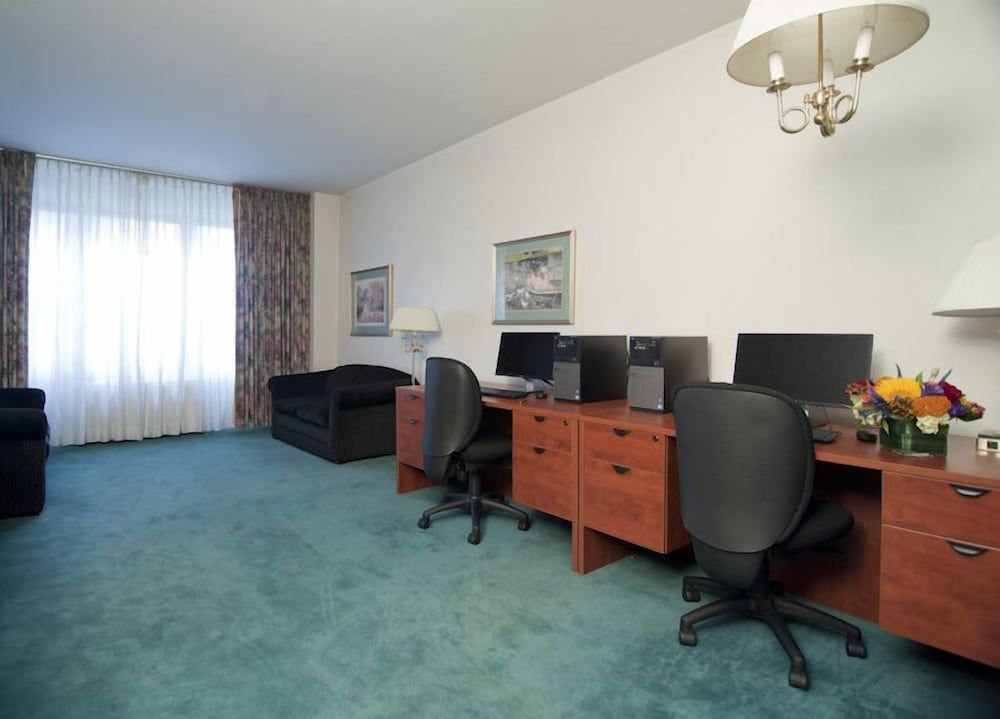 undefined Murray Hill East 6