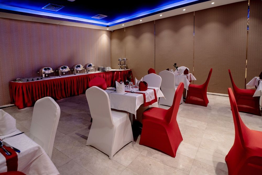 undefined Hive Hotel 5