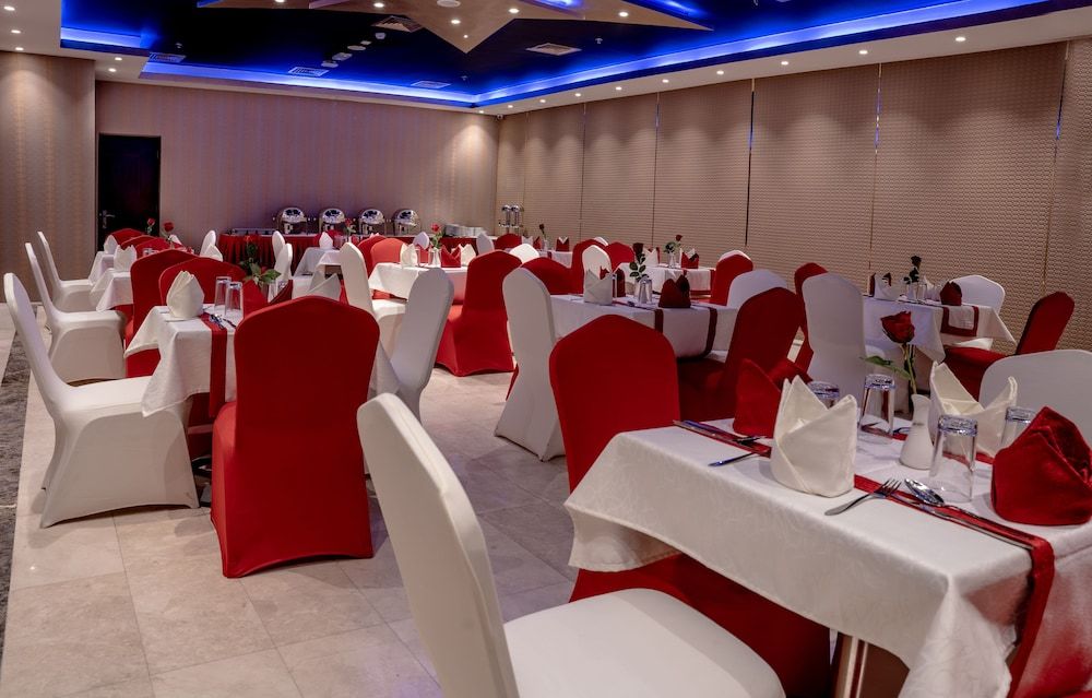 undefined Hive Hotel 6