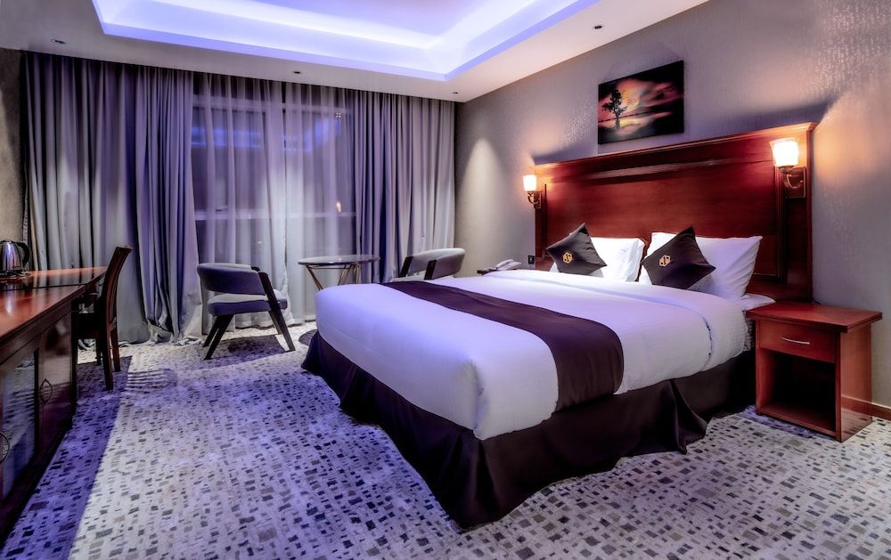 undefined Hive Hotel 9