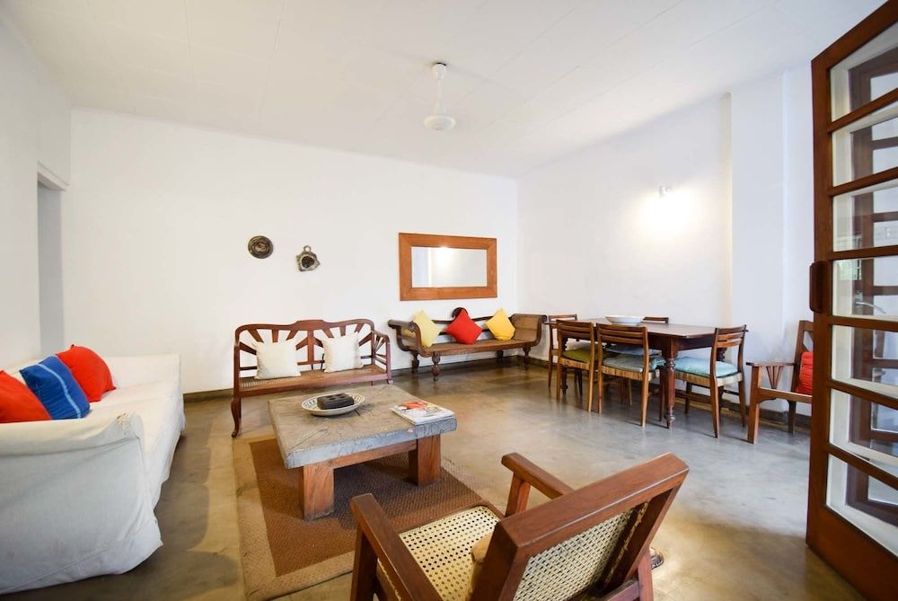 undefined Charming White Room