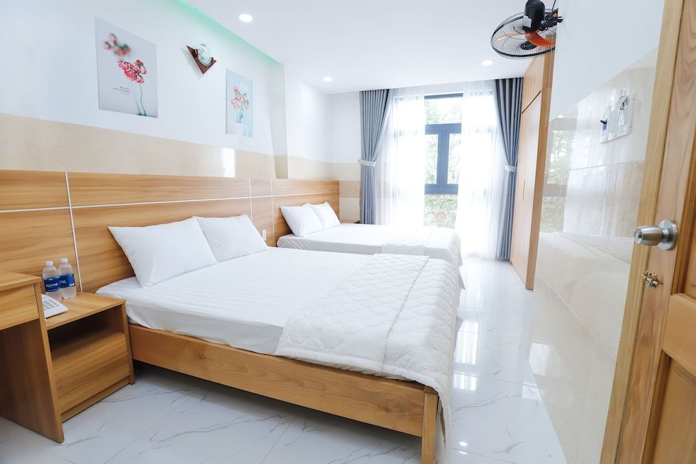 undefined Luxury Hotel 5