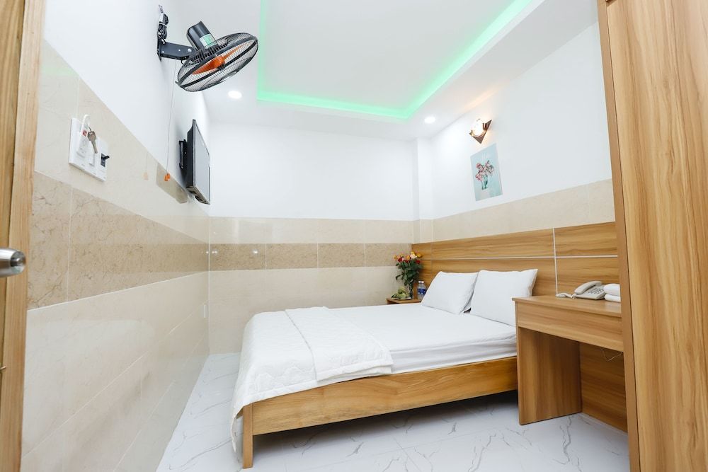 undefined Luxury Hotel 4