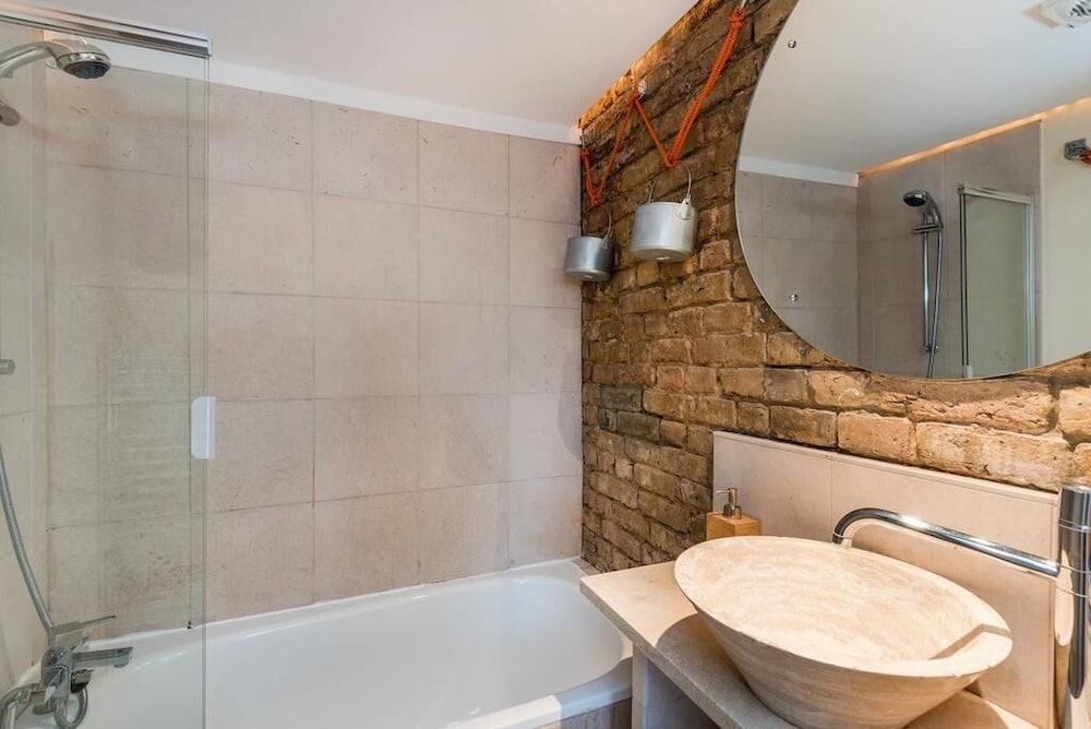 undefined Lovely 1BR Flat Walk to Hyde Park 9