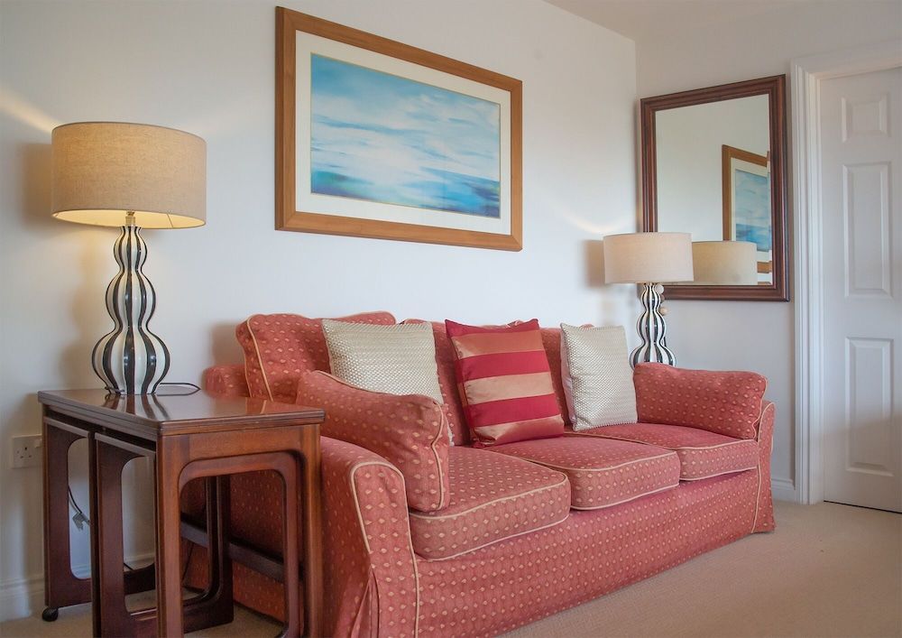 Higher Faugan Suite, Ensuite (1,3)