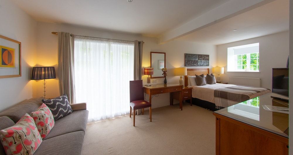 Higher Faugan Suite, Ensuite 11