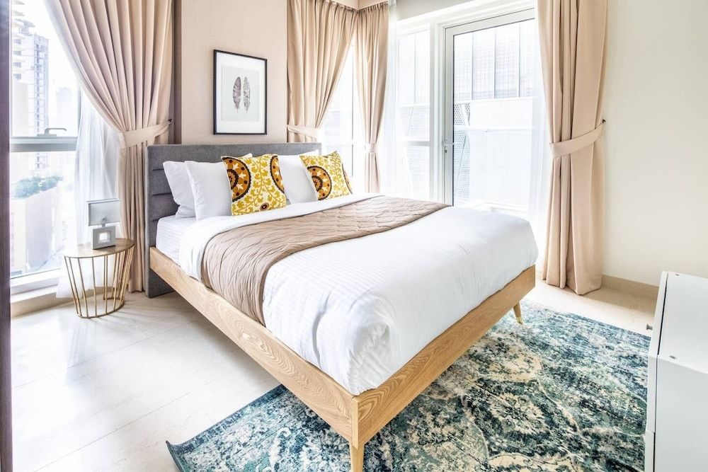 undefined Plush 3BR w/ Study in Prime District - Downtown Dubai! 3