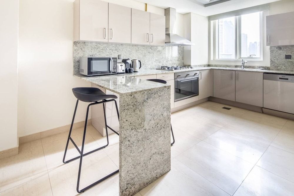 undefined Plush 3BR w/ Study in Prime District - Downtown Dubai! 10
