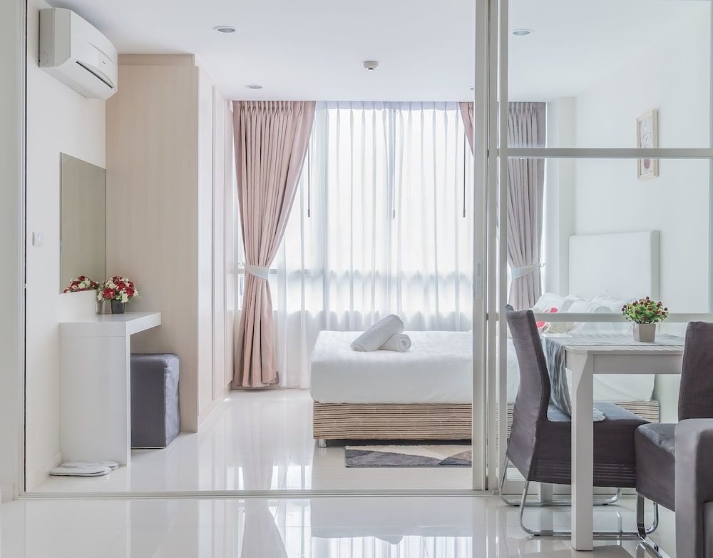 Locals Bangna Elements Srinakarin Superior Double Room 8