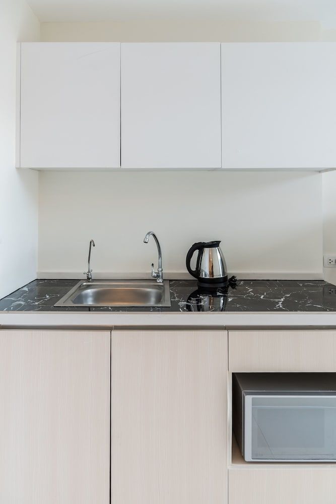 Locals Bangna Elements Srinakarin Superior Double Room 4