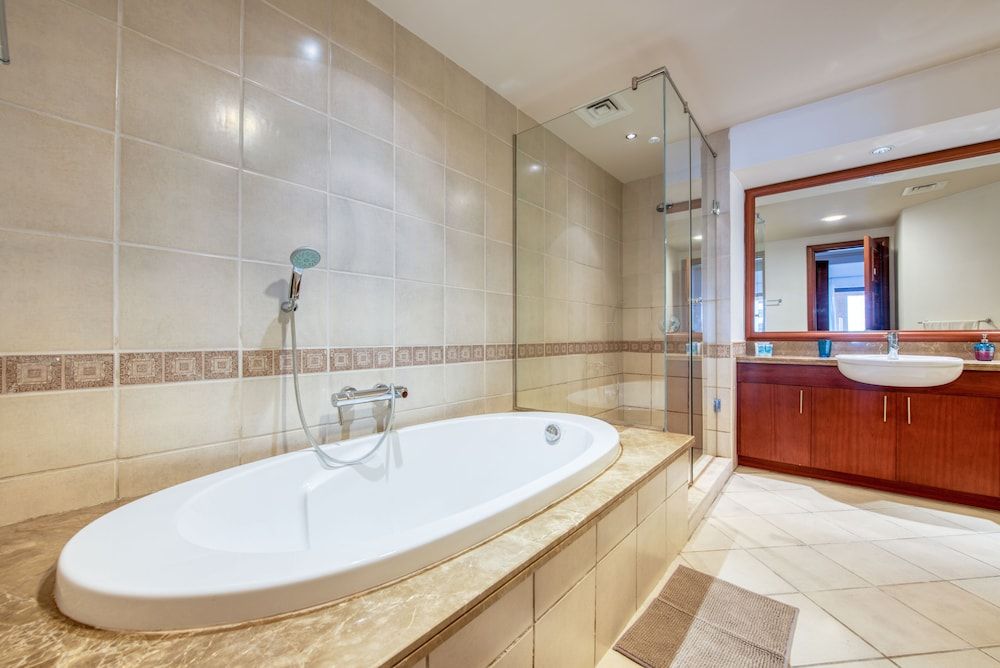 undefined R&H Goldenmile Palm 8