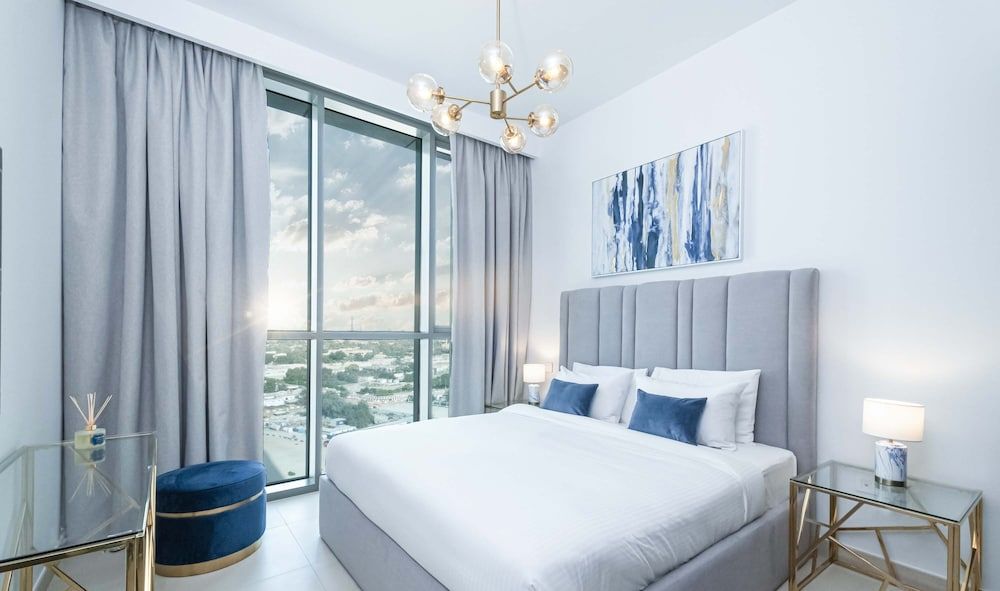 undefined LUX Luxury Downtown Views Suite 6