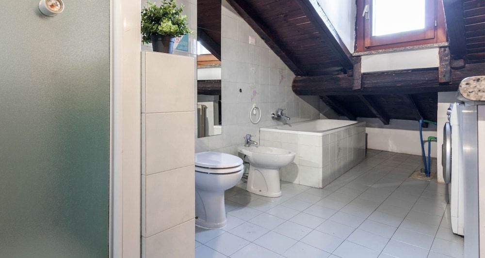 JOIVY Big Wooden Apartment for 6 near Milano Center Apartment, 2 Bedrooms 21