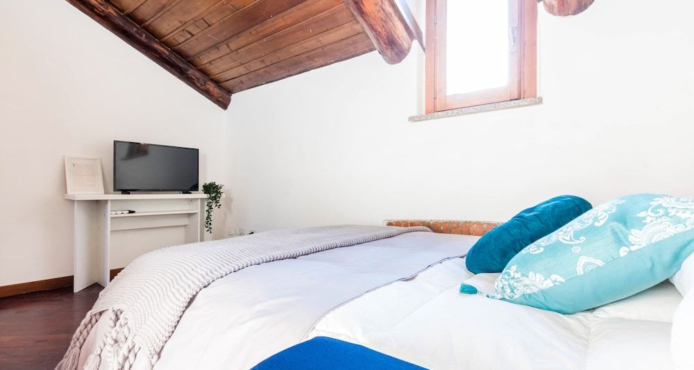 undefined JOIVY Big Wooden Apartment for 6 near Milano Center 3