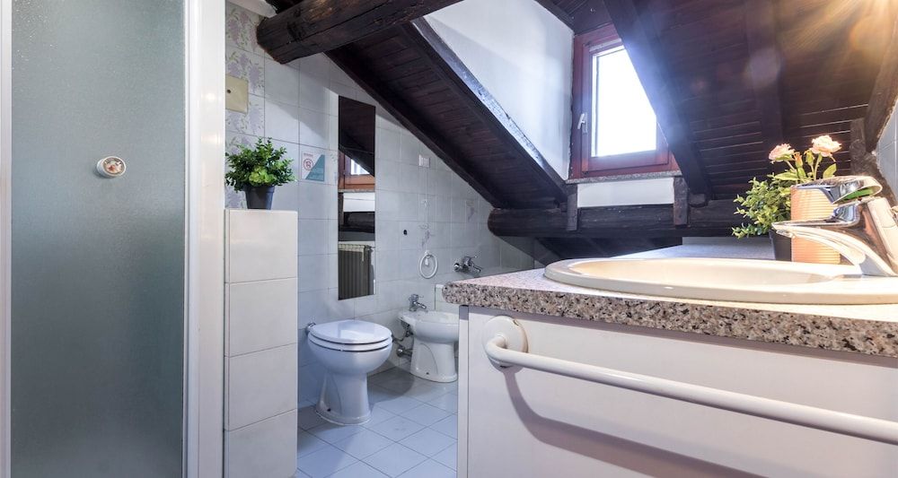 JOIVY Big Wooden Apartment for 6 near Milano Center Apartment, 2 Bedrooms 22