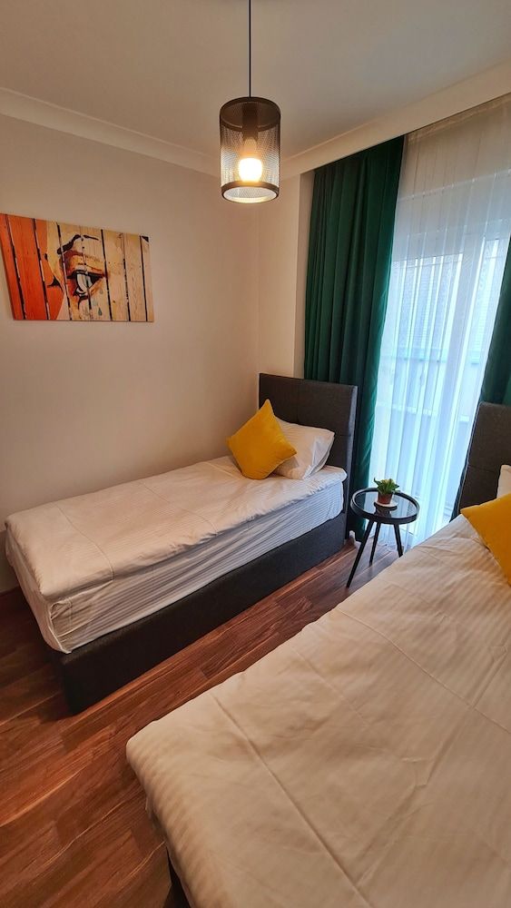 Letstay Sweet Home Yellow Apartment, 2 Bedrooms, Balcony 5