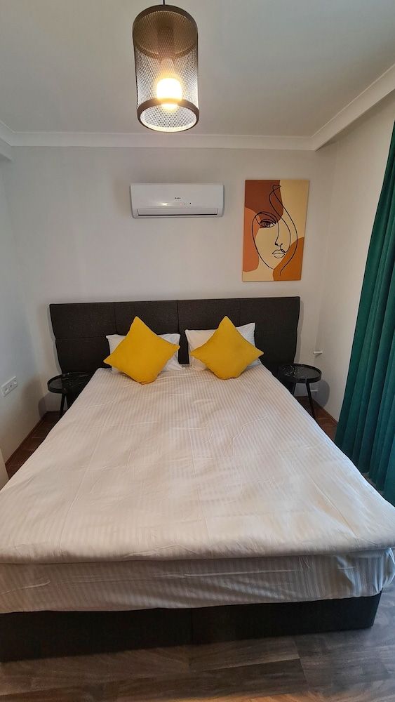 Letstay Sweet Home Yellow Apartment, 2 Bedrooms, Balcony 3