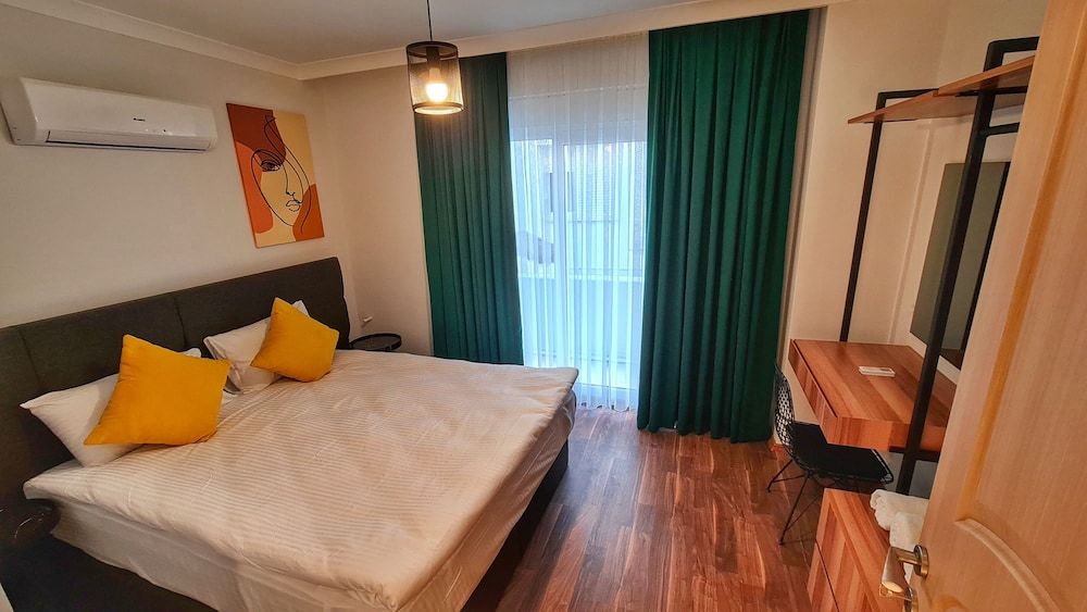 Letstay Sweet Home Yellow Apartment, 2 Bedrooms, Balcony 2