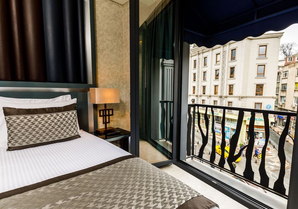 Euro Design Hotel Deluxe Double or Twin Room 13