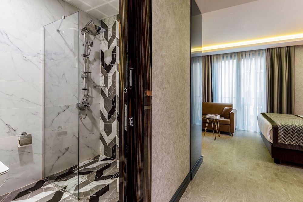 Euro Design Hotel Deluxe Double or Twin Room 30