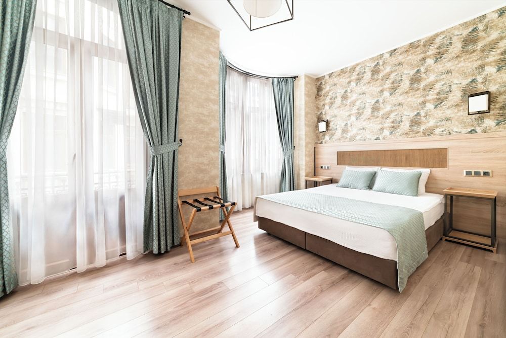 Castle Franco Suites Deluxe Double or Twin Room 2