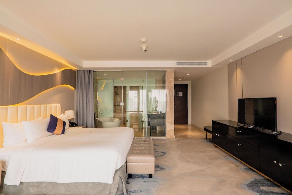 undefined La Vela Saigon Hotel 7