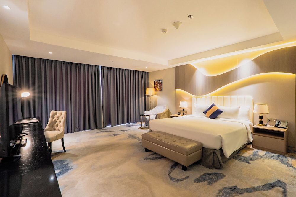 undefined La Vela Saigon Hotel 3