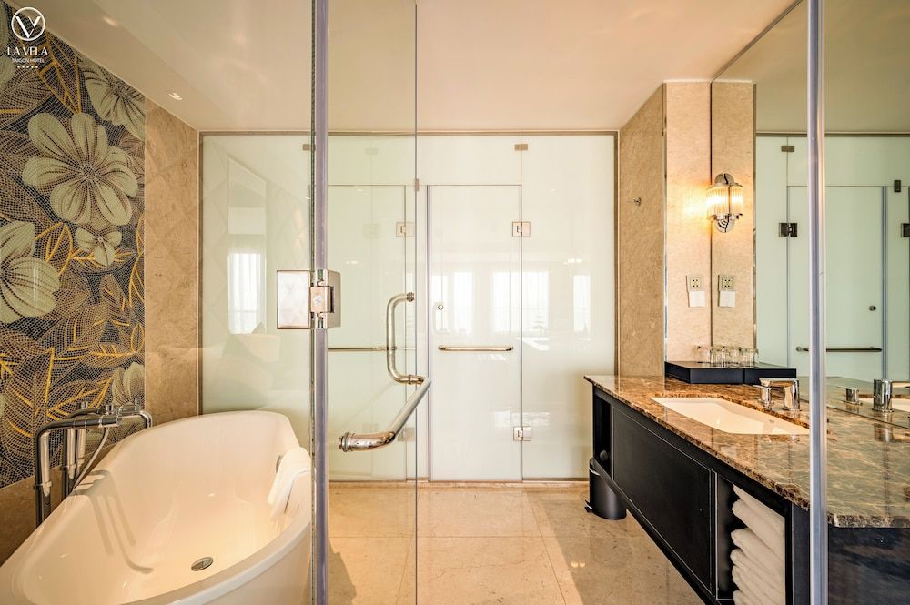 undefined La Vela Saigon Hotel 9