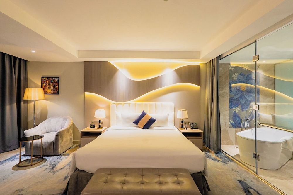 undefined La Vela Saigon Hotel 5