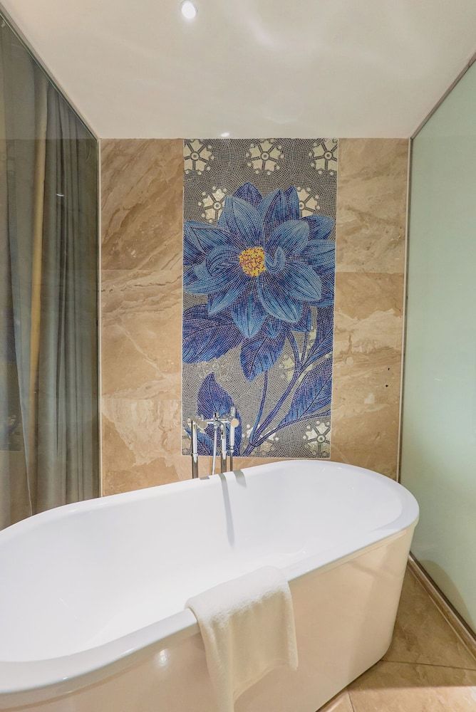 undefined La Vela Saigon Hotel 10