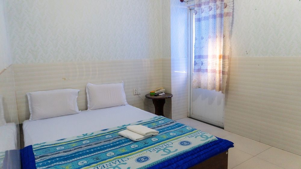 undefined Quynh Anh Hotel