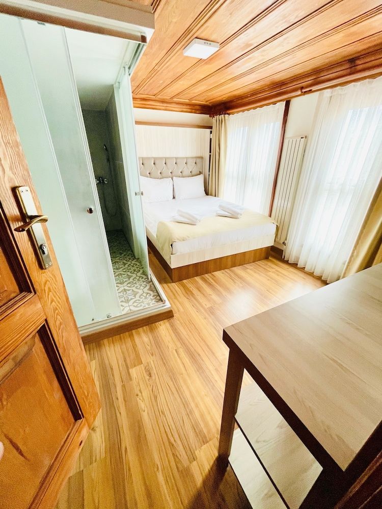 undefined Qonaq Hotel 3