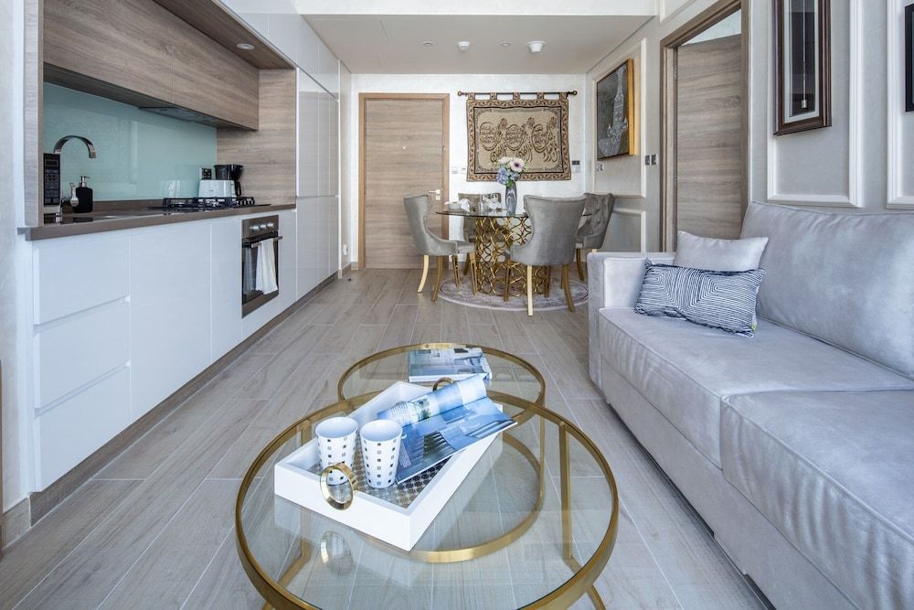 undefined Modern Arabian Themed 1BR Apartment in Dubai Marina 9