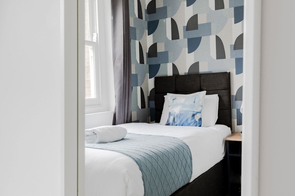 undefined Wembar Hotel 8