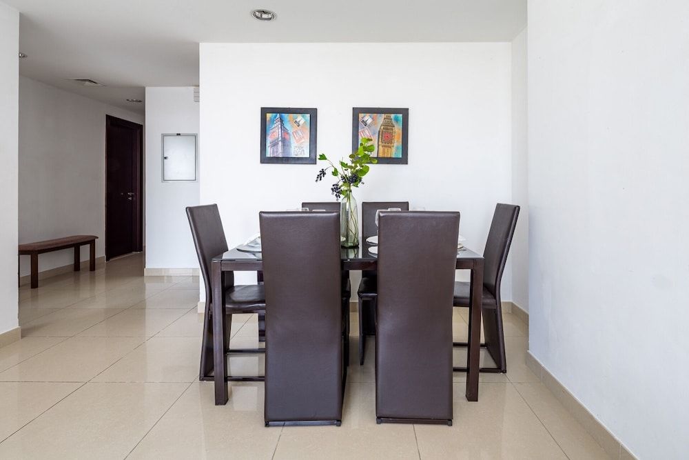 undefined Premier 1BR Apartment in JLT - Sleeps 3! 3
