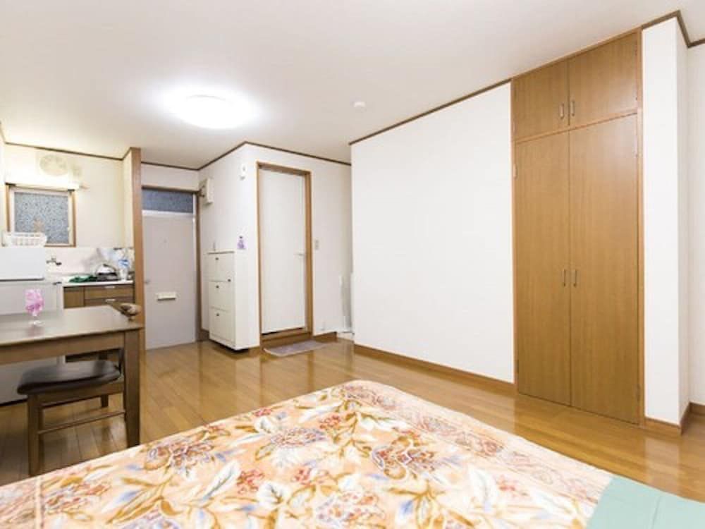 Centrally Located Deluxe Furnished.2 Studio Apartment 9