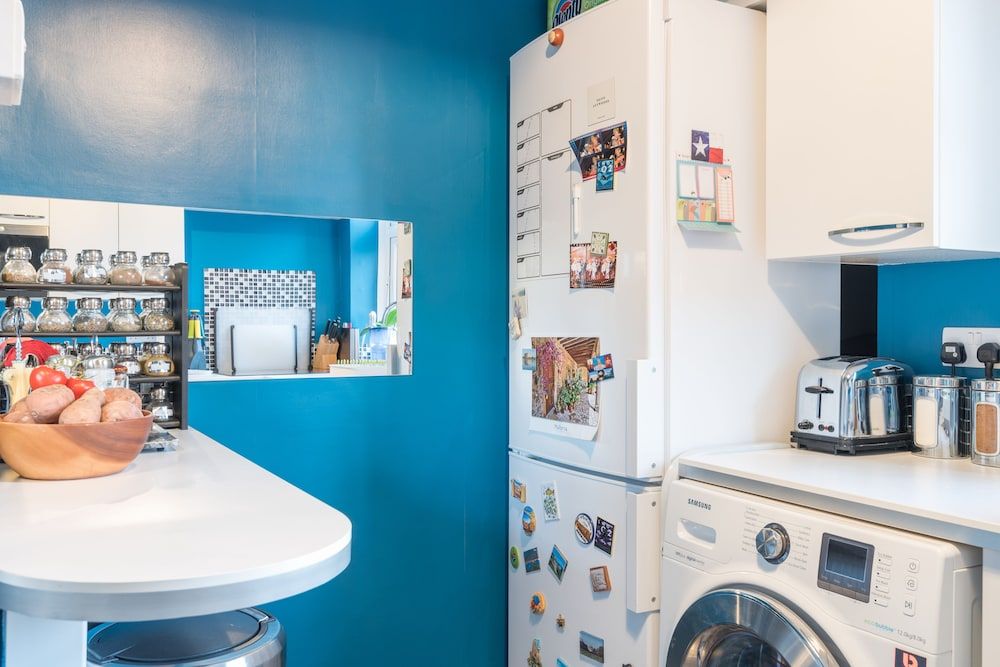 Stunning and Warm Home in Wandsworth by Underthedoormat Apartment (2 Bedrooms) 11