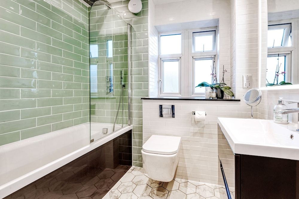 Stunning and Warm Home in Wandsworth by Underthedoormat Apartment (2 Bedrooms) 14