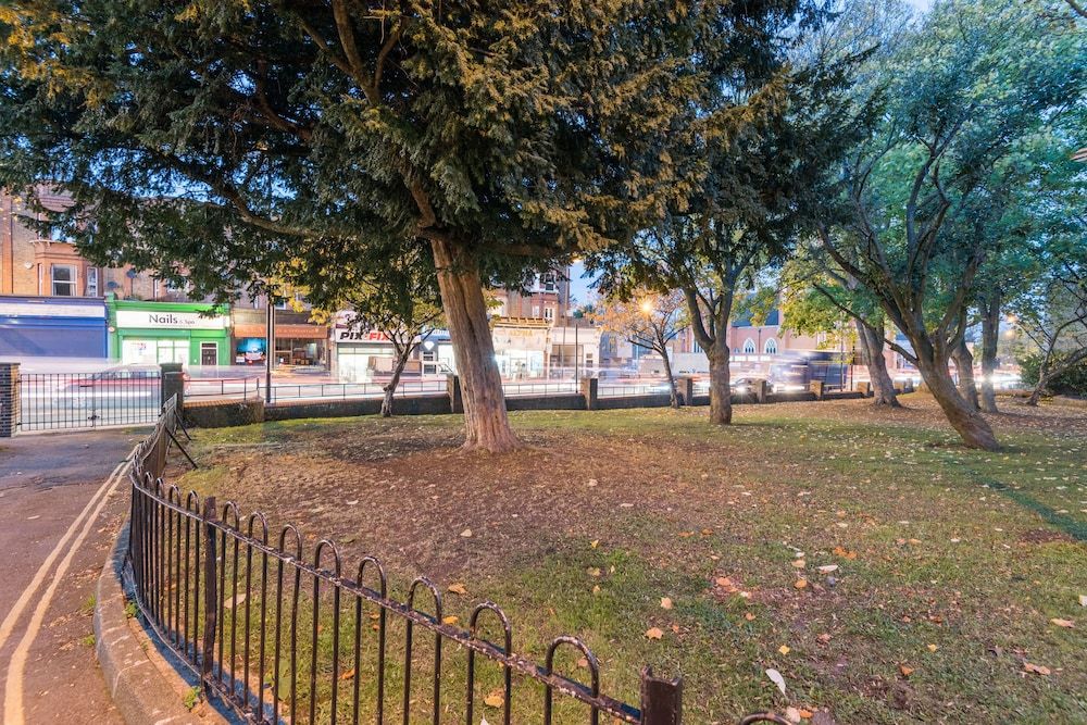 undefined Stunning and Warm Home in Wandsworth by Underthedoormat 3