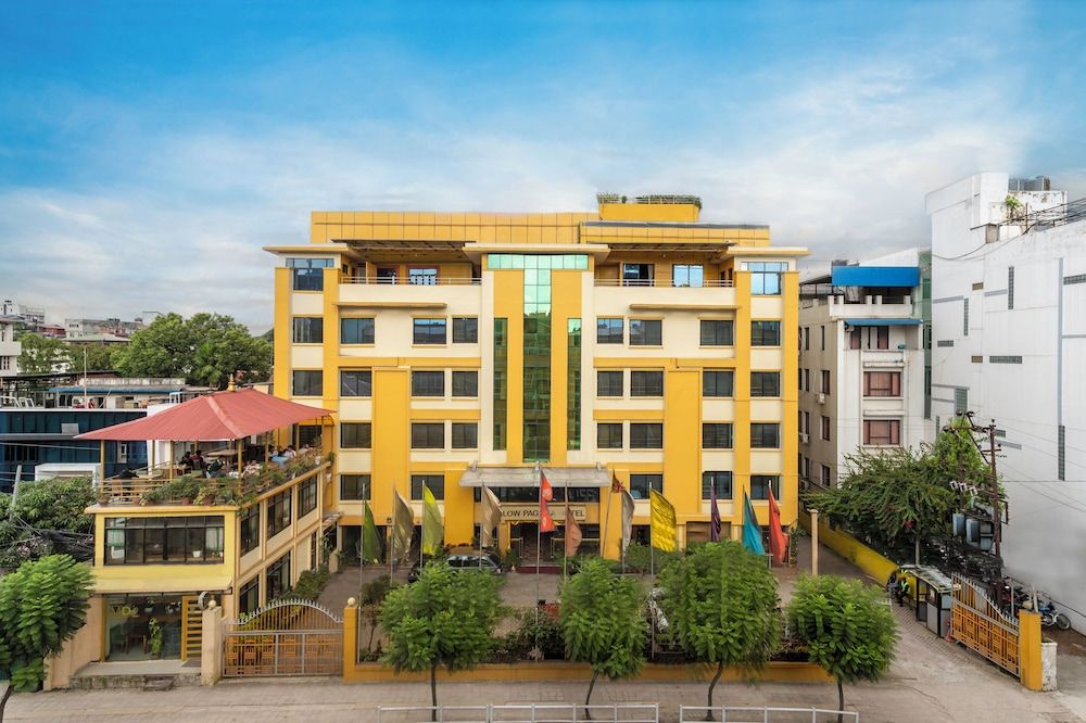 undefined Yellow Pagoda Hotel 6