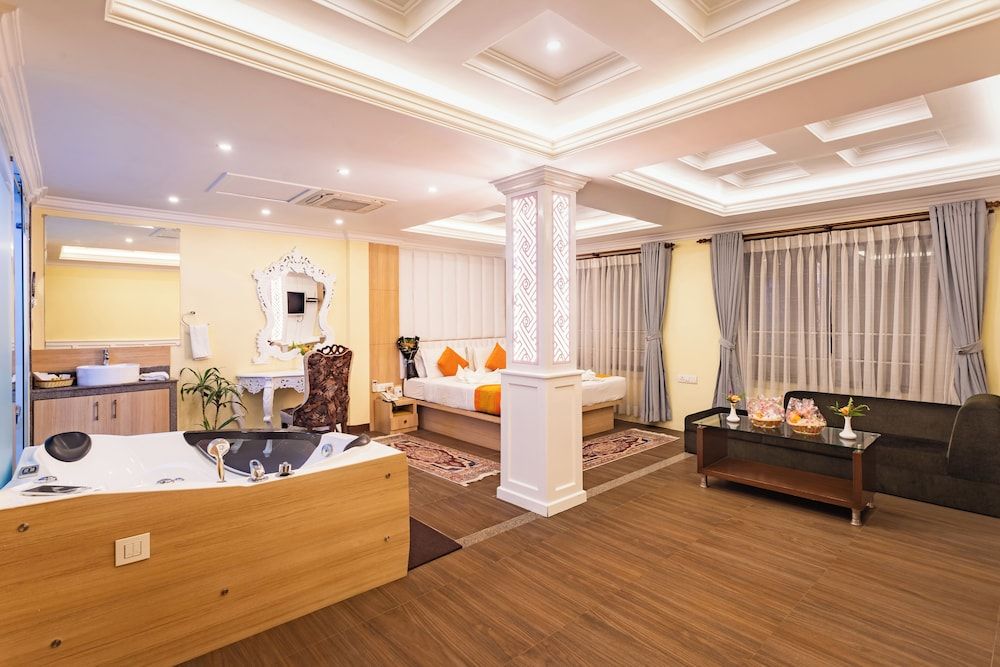 Yellow Pagoda Hotel