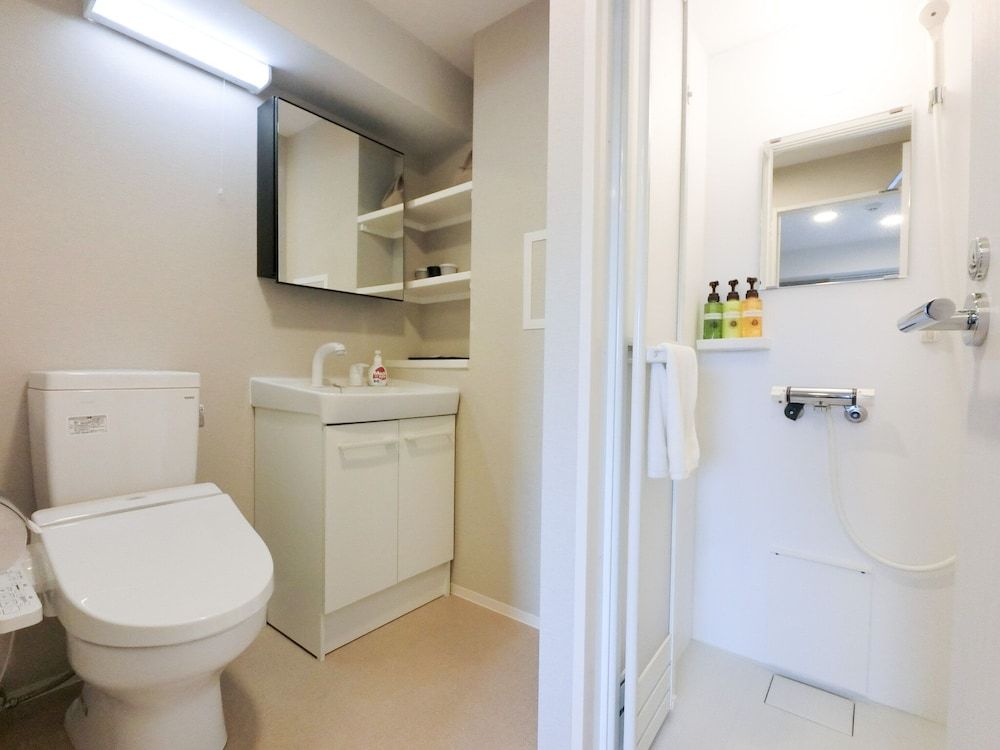 The Light Inn Tokyo Toneri Quadruple Room, Non Smoking, 2 Double Beds 4