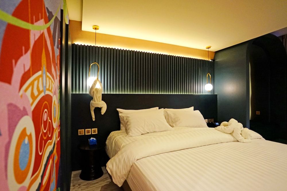 undefined 4 Monkeys Hotel 3