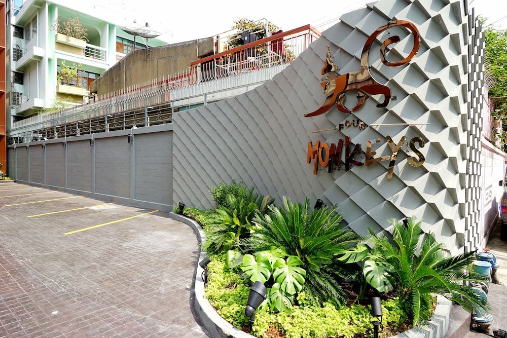 undefined 4 Monkeys Hotel 2