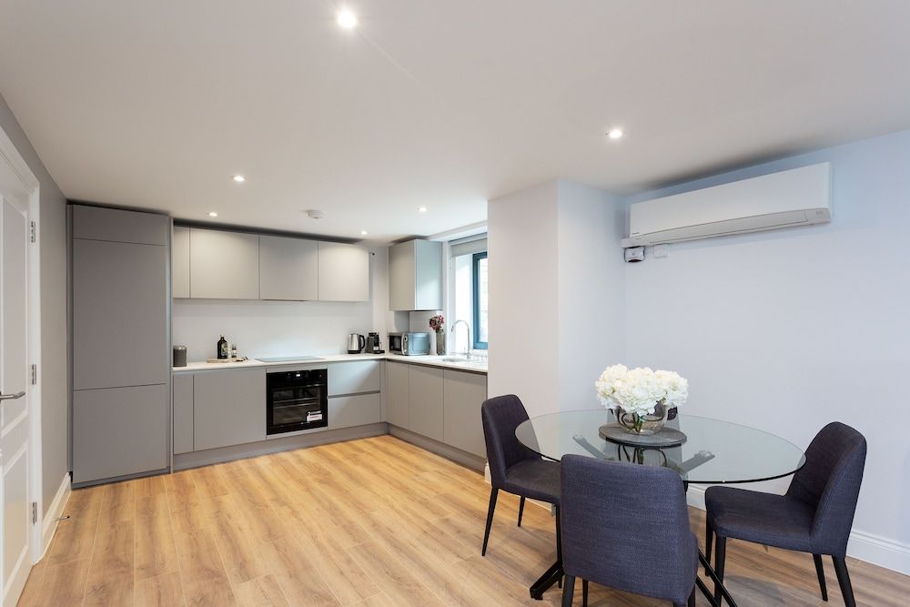 The Carlyle - Elegant Serviced Apartments Apartment, 2 Bedrooms 8