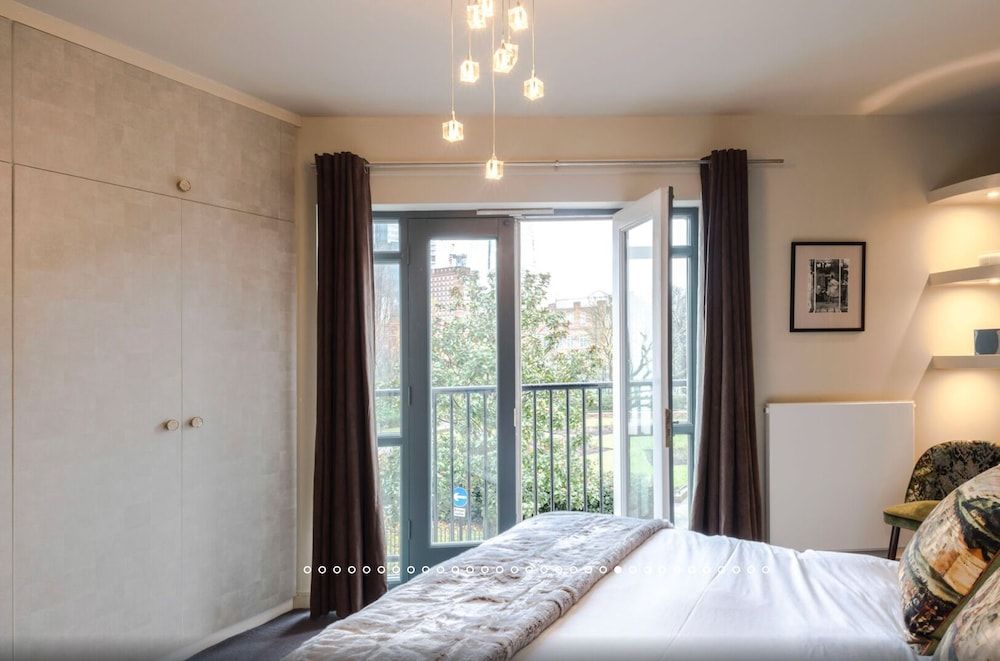 Neon Dream Playfull 2 bedroom Two-Bedroom Apartment 2