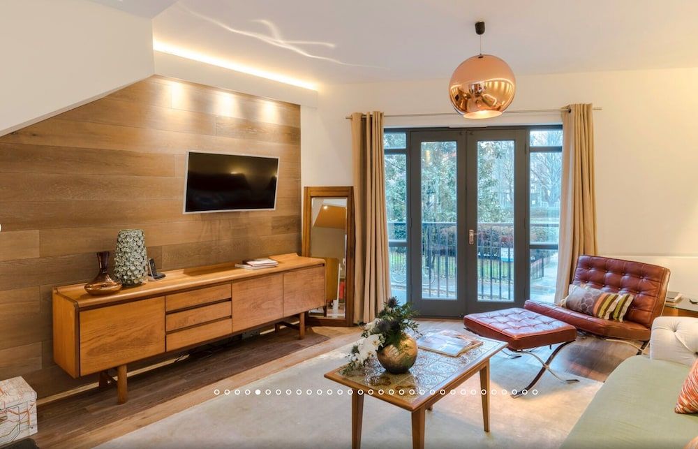 Neon Dream Playfull 2 bedroom Two-Bedroom Apartment 7