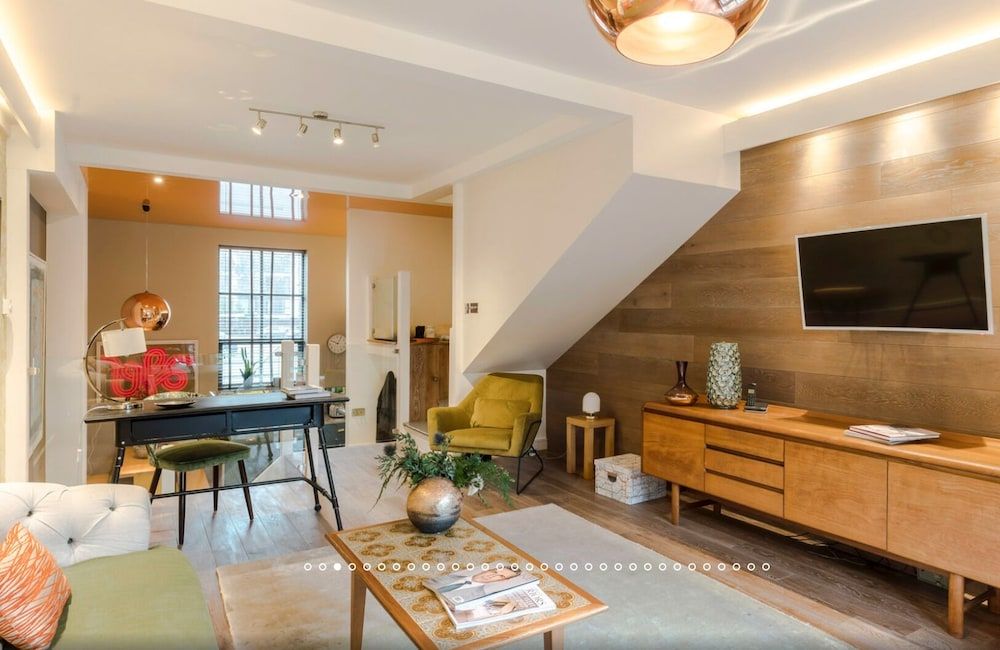 Neon Dream Playfull 2 bedroom Two-Bedroom Apartment 11