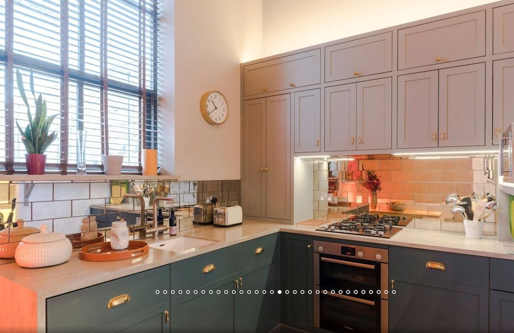 undefined Neon Dream Playfull 2 bedroom 3