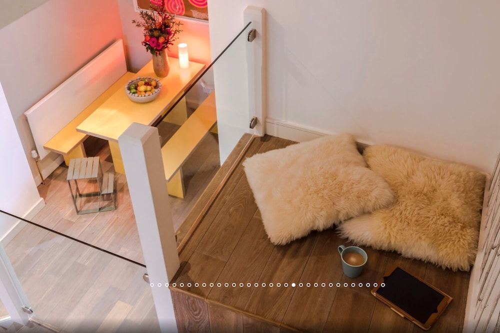 Neon Dream Playfull 2 bedroom Two-Bedroom Apartment 10